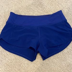 Lakspur 2.5” Lululemon shorts